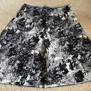 Flower skirt with cute pocket detail